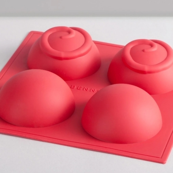 Hot Chocolate Bomb Maker - Picture 3 of 9